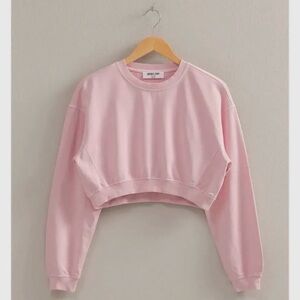 Crew Neck Long Sleeve Crop Sweatshirt - Soft Pink
